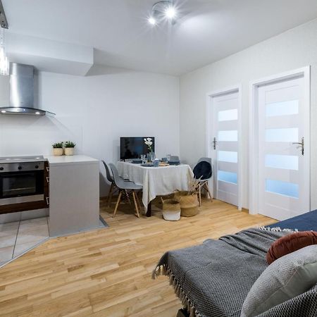 Friendhouse Apartments Angel City Krakow Dış mekan fotoğraf